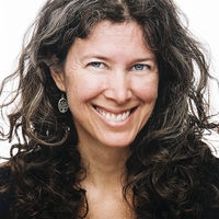 Author Holly Bellebuono