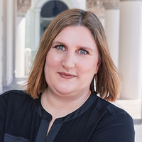 Author Leeza Robertson