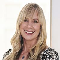 Author Theresa Cheung